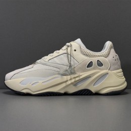 【X】Adidas originals Yeezy 700  